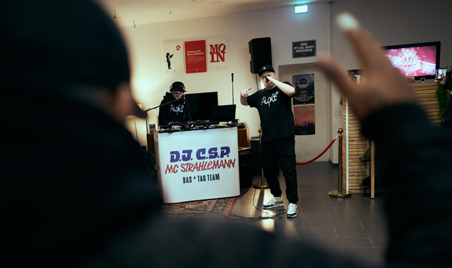 DAS TAG TEAM live im Aight Pop-up-Store